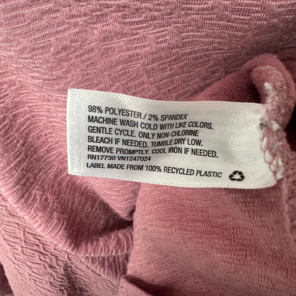 Pink Bubble Sleeve Ribbed / Ripple Pattern Blouse - Picture 2 of 4